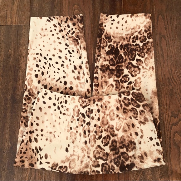 New York & Co Animal Print Cropped Pants - Picture 4 of 6